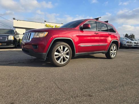 Used 2013 Jeep Grand Cherokee Laredo image 41