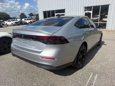 Used 2025 Honda Accord SE image 7