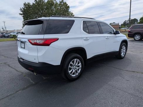 Used 2020 Chevrolet Traverse LT FWD image 3