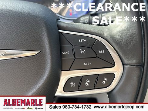 Used 2022 Chrysler Pacifica Touring-L image 21