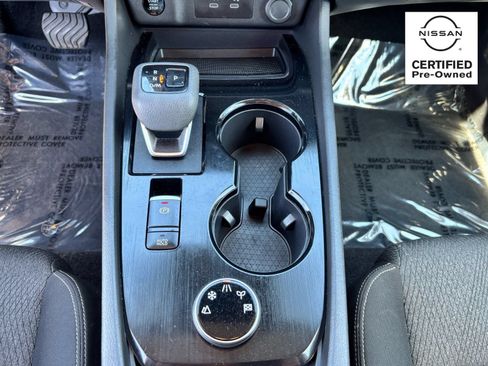 Certified 2025 Nissan Rogue SV AWD/4WD image 27