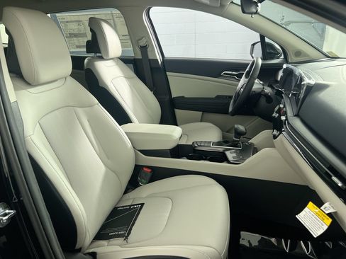 New 2026 Kia Sportage EX FWD image 30