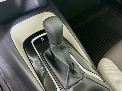 Used 2025 Toyota Corolla LE FWD image 20
