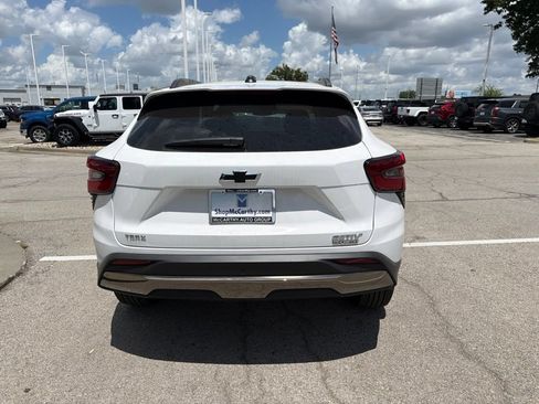 New 2026 Chevrolet Trax ACTIV w/ Sunroof Package FWD image 4