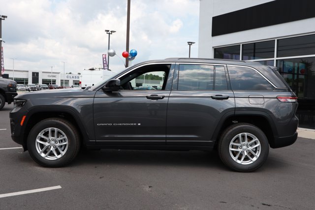New 2026 Jeep Grand Cherokee Laredo RWD image 8