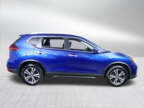Used 2019 Nissan Rogue SV w/ Premium Package AWD/4WD image 8