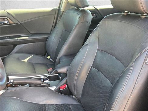Used 2014 Honda Accord Touring image 18