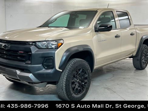 Used 2024 Chevrolet Colorado Trail Boss w/ Technology Package AWD/4WD image 1