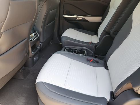 New 2026 Lexus TX 500h AWD image 19