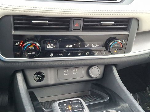 Used 2026 Nissan Rogue SV w/ SV Premium Package image 16