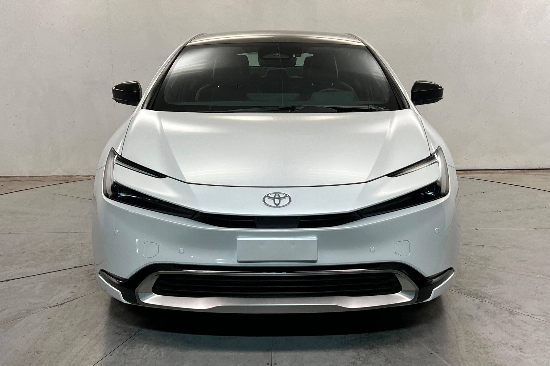 Certified 2026 Toyota Prius Plug-In Hybrid w/ Limited Premium Package FWD image 9
