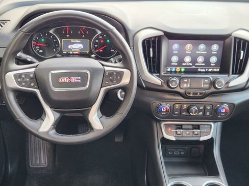 Used 2024 GMC Terrain SLT image 23