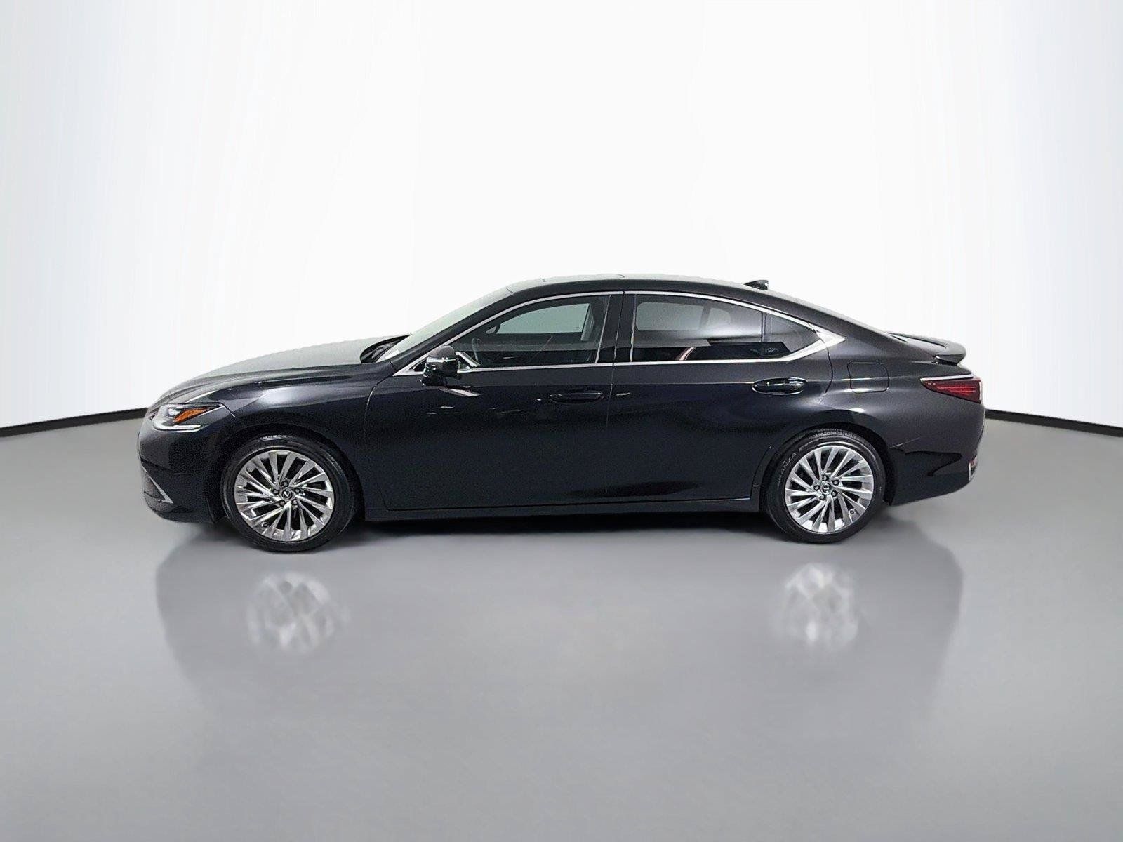 Used 2023 Lexus ES 300h Ultra Luxury w/ Accessory Package (Z2) FWD image 8