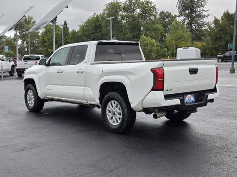 Used 2025 Toyota Tacoma SR5 AWD/4WD image 7