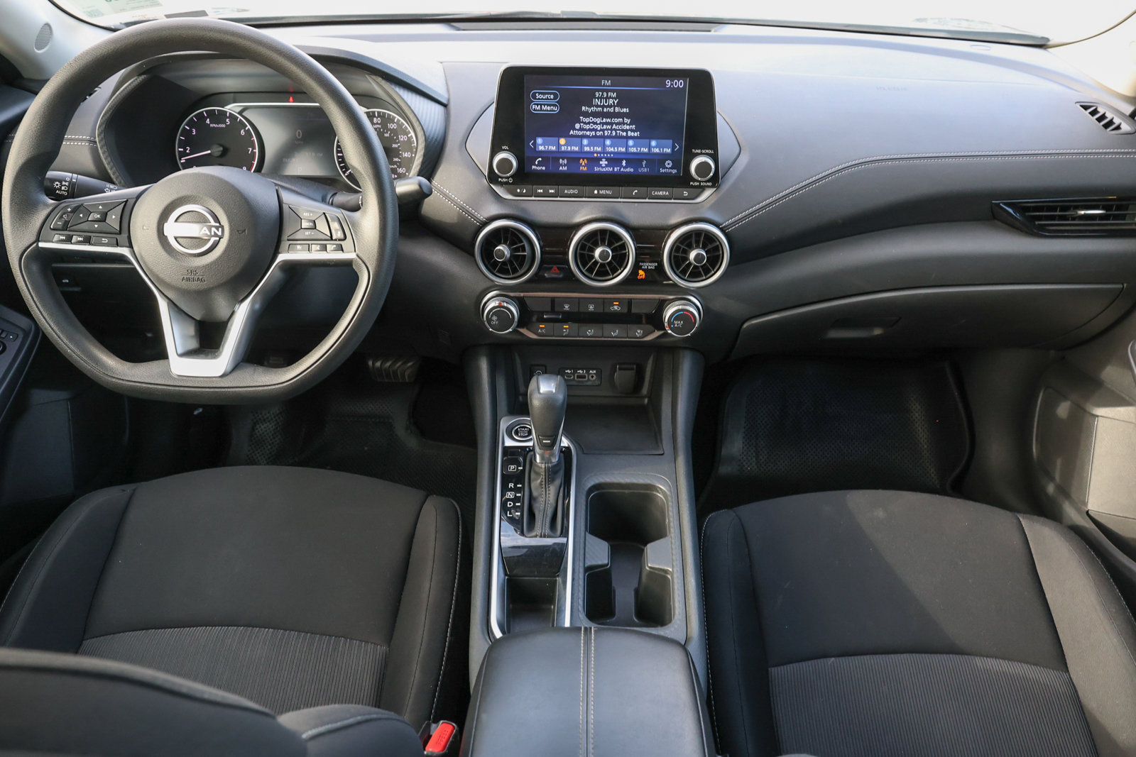 Used 2024 Nissan Sentra SV FWD image 2