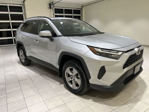 Used 2023 Toyota RAV4 XLE w/ Convenience Package FWD image 7