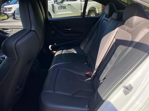 Used 2018 BMW M3 RWD image 9
