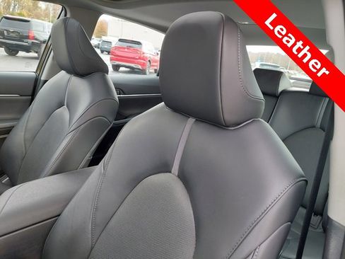 Used 2023 Toyota Camry XLE image 6