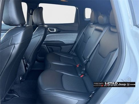 New 2026 Jeep Compass Latitude image 15