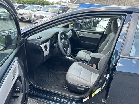 Used 2017 Toyota Corolla LE FWD image 9