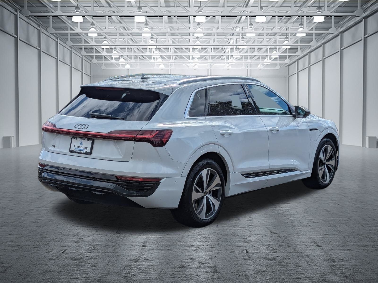 Used 2024 Audi Q8 e-tron Premium Plus w/ Premium Plus Package AWD/4WD image 5