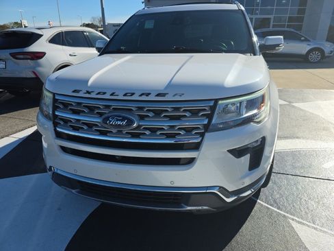 Used 2018 Ford Explorer Limited w/ Equipment Group 301A image 9