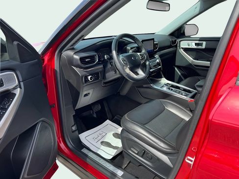 Used 2023 Ford Explorer Limited w/ Equipment Group 301A AWD/4WD image 8
