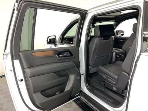 New 2026 GMC Yukon XL Denali w/ Denali Reserve Package image 33