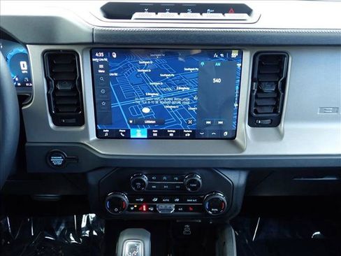New 2026 Ford Bronco Outer Banks w/ Sasquatch Package AWD/4WD image 16