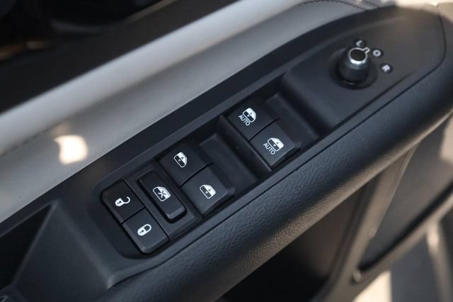 Used 2025 Jeep Compass Limited AWD/4WD image 11