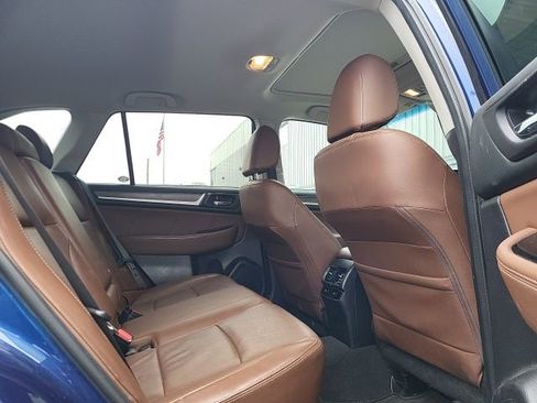 Used 2017 Subaru Outback 2.5i Touring image 12