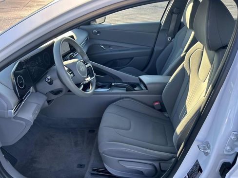 Used 2024 Hyundai Elantra SEL image 20