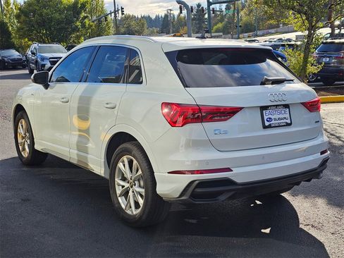 Used 2023 Audi Q3 2.0T Premium Plus w/ Premium Plus Package image 5