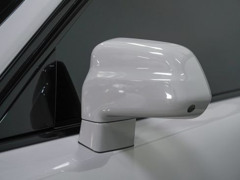 Used 2022 Rolls-Royce Cullinan Black Badge AWD/4WD image 18