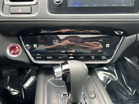 Used 2019 Honda HR-V Touring image 21