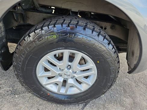 Used 2019 Nissan Frontier SV image 27