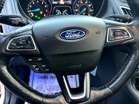 Used 2017 Ford Focus SEL w/ Cold Weather Package image 28