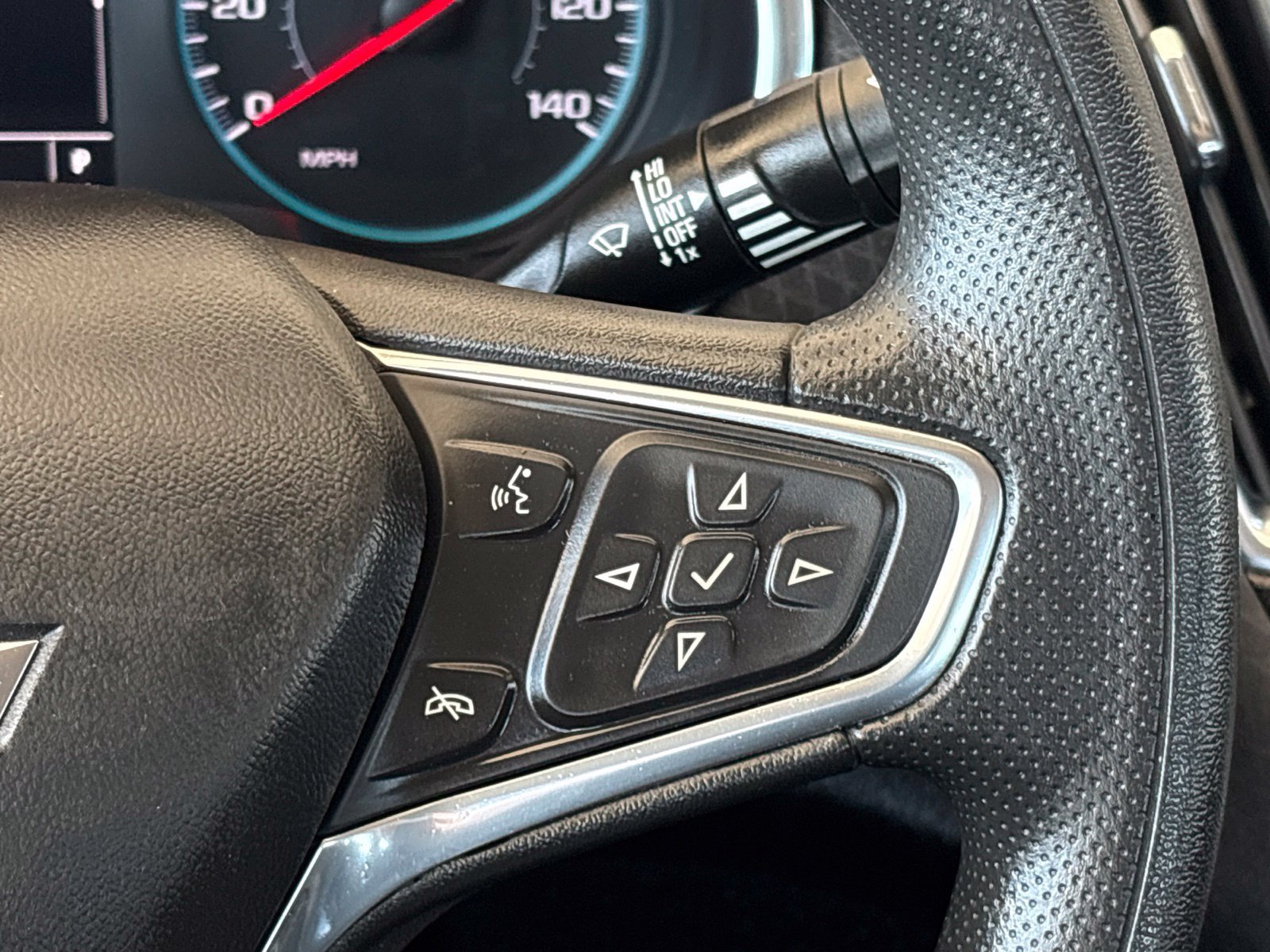 Used 2020 Chevrolet Malibu LT FWD image 24