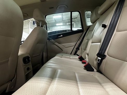 Used 2016 Volkswagen Tiguan SE image 7