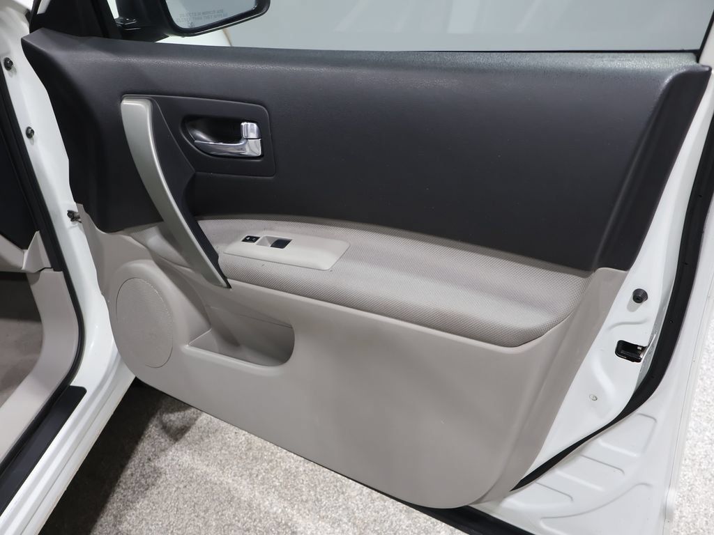 Used 2013 Nissan Rogue S AWD/4WD image 25