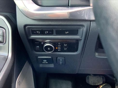 Used 2023 Ford F150 Lariat AWD/4WD image 33