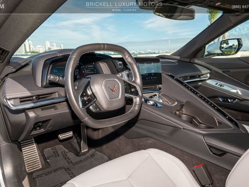 Used 2020 Chevrolet Corvette Stingray w/ Z51 Performance Package image 12