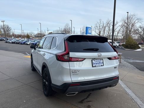 Used 2024 Honda CR-V Sport Touring image 4