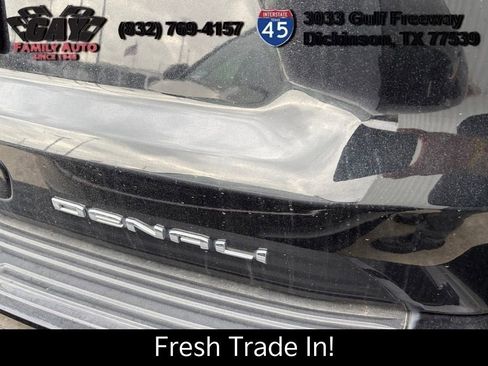 Used 2021 GMC Yukon Denali w/ Denali Premium Package image 8