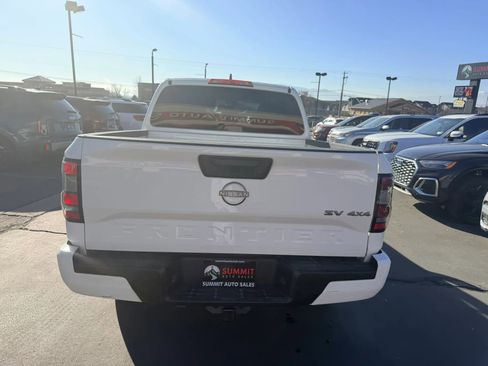 Used 2023 Nissan Frontier SV image 5