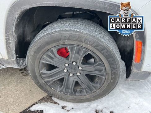 Used 2022 Jeep Wagoneer Series III w/ Rear Seat Video Group 1 image 2