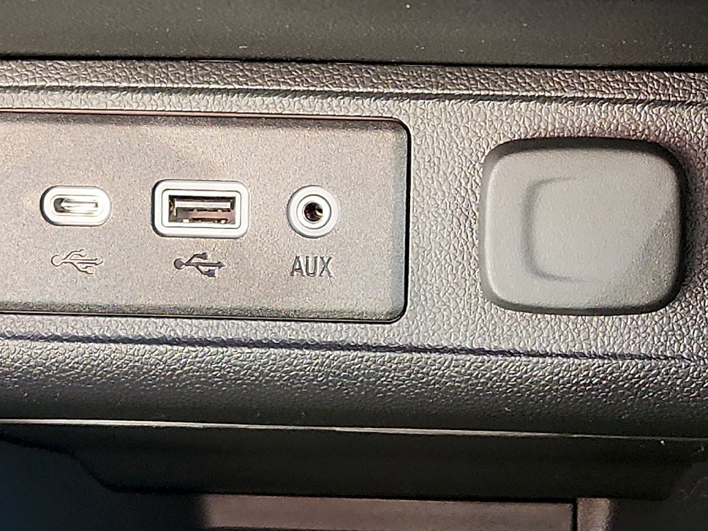 Used 2023 Buick Encore GX Select w/ Safety Package II AWD/4WD image 24