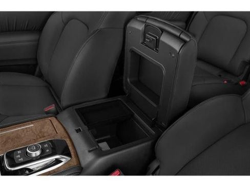 Used 2022 Nissan Armada SL image 36