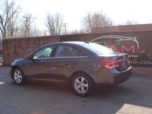 Used 2016 Chevrolet Cruze LT image 3