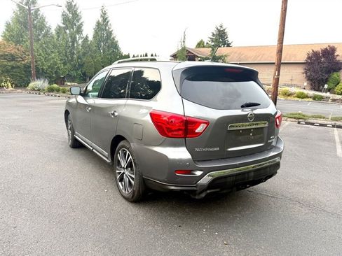 Used 2018 Nissan Pathfinder Platinum AWD/4WD image 4